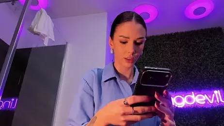 realhotfallingdevil webcam model stream image