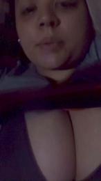 Luzz21 webcam model stream image