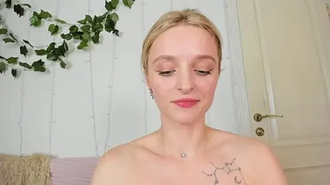 anna_baby_bella webcam model stream image