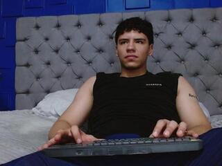 Tobias Vega webcam model stream image