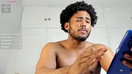 zarek_lux webcam stripchat model stream image