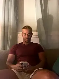 Axel_black10 webcam model stream image