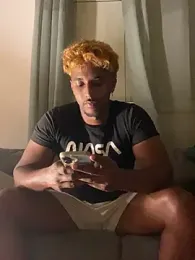 Axel_black10 webcam model stream image