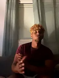 Axel_black10 webcam model stream image