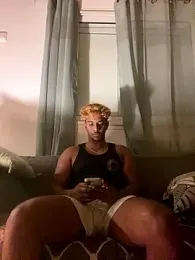 Axel_black10 webcam model stream image