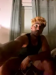 Axel_black10 webcam model stream image