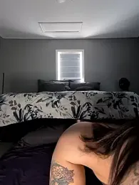 LexiLuxi webcam stripchat model stream image