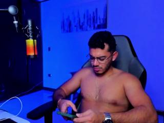 Bruno Oconer webcam flirt4free model stream image