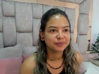 dulcelyra webcam camsoda model stream image