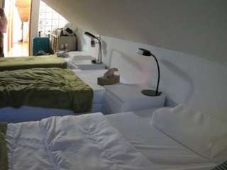 voyeurcam-julmodels-bed-3 webcam model stream image
