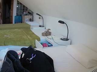 voyeurcam-julmodels-bed-3 webcam model stream image