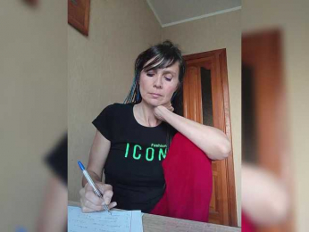 Hellenalonenochka webcam model stream image