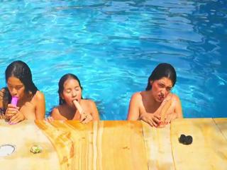 Mansion Girls webcam flirt4free model stream image
