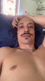 Bottomslut899 webcam model stream image