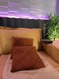 LunahMiller webcam model stream image