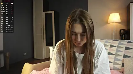 luvvele_a webcam stripchat model stream image