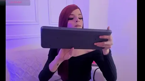 Realbadbxtch webcam model stream image