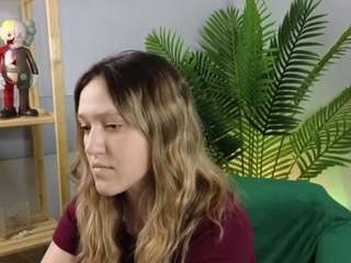 leenameginnes webcam model stream image
