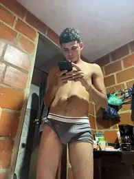 Pingasaboy20 webcam model stream image