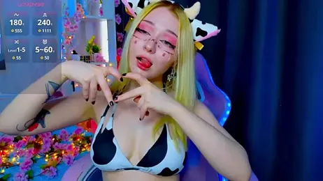 ElswythCovil webcam model stream image
