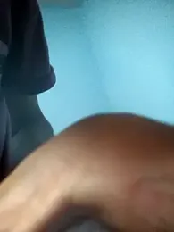 Leonul webcam model stream image