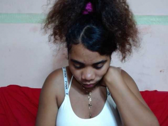 AlineEdena webcam model stream image