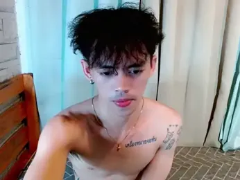 urhunky_boy webcam model stream image