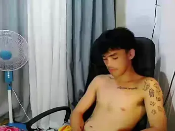 urhunky_boy webcam model stream image