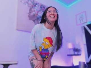 luucyjoness webcam model stream image