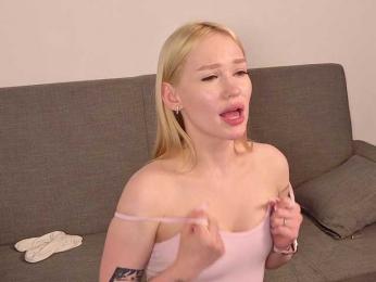 HoneyyDrip webcam model stream image