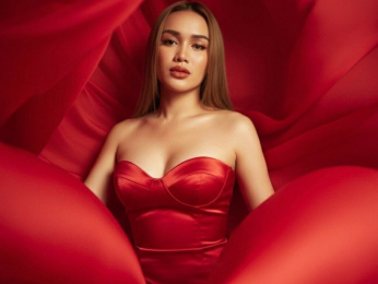 YasmineFruahwald webcam model stream image