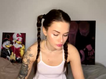 petal_couple webcam model stream image