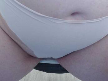 Emyllywhite webcam bongacams model stream image