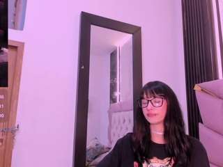 dominique-110 webcam model stream image