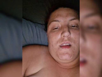 Badmommy webcam model stream image