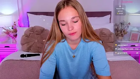 YangLola webcam model stream image