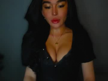 transnextdoor_ webcam model stream image