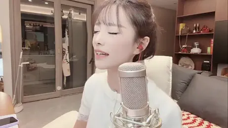 Butterbear webcam model stream image