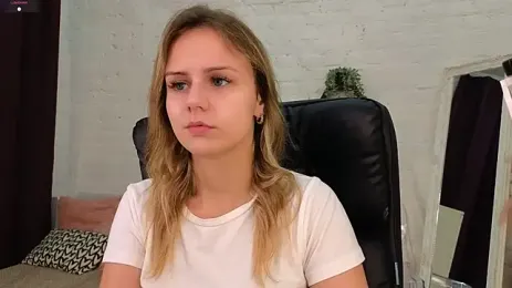 WendyDolie webcam stripchat model stream image