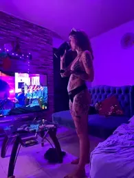 Izy_cute_ webcam model stream image