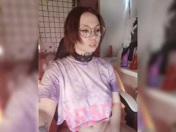 -Yourgirl webcam bongacams model stream image