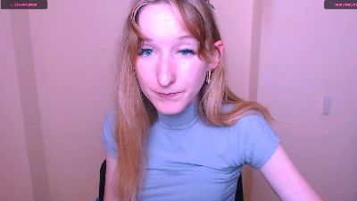 LillyBluee webcam model stream image