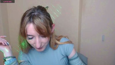 LillyBluee webcam model stream image