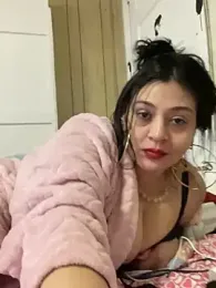 kriztal_pretty webcam stripchat model stream image