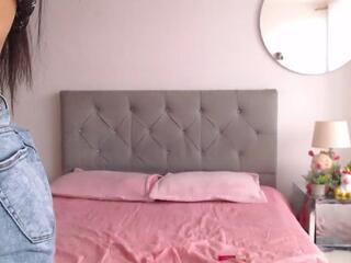 Abril Newton webcam model stream image