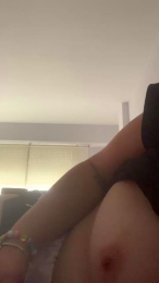 Tutetonanatural webcam model stream image