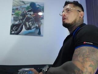 Apolo Strongman webcam model stream image