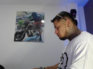 Apolo Strongman webcam model stream image