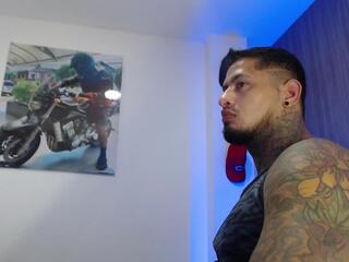 Apolo Strongman webcam model stream image