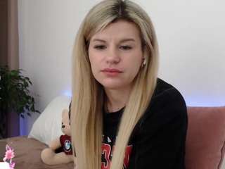 asti757 webcam model stream image